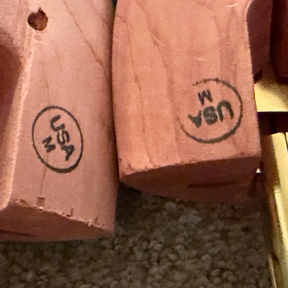 Woodlore Cedar Shoe Trees - Picture 3 of 3